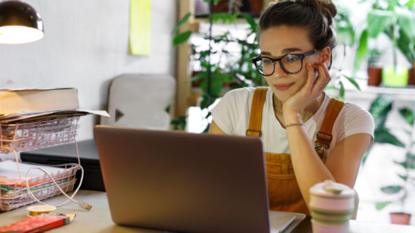 Trabalho e dinheiro em abril: saiba o que pode rolar com o seu signo