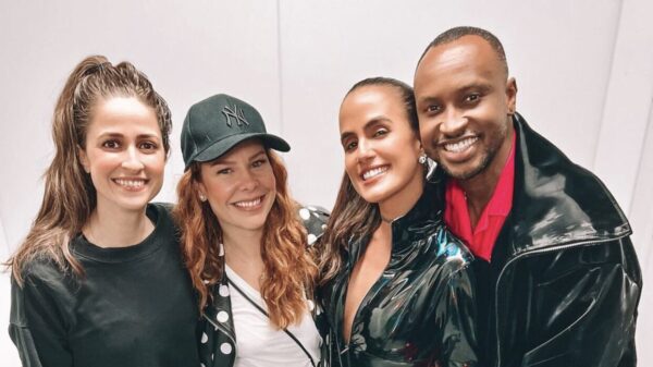 Foto de Thiaguinho com sua atual namorada, Carol Peixinho, e sua ex-mulher, Fernanda Souza, acompanhada de sua namorada.