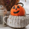 abóbora de halloween enfeitando uma cozinha