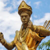 estátua oxóssi
