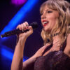 Nova York, NY, EUA - 13 de dezembro de 2019: Taylor Swift se apresentando no Z100 Jingle Ball 2019, no Madison Square Garden.