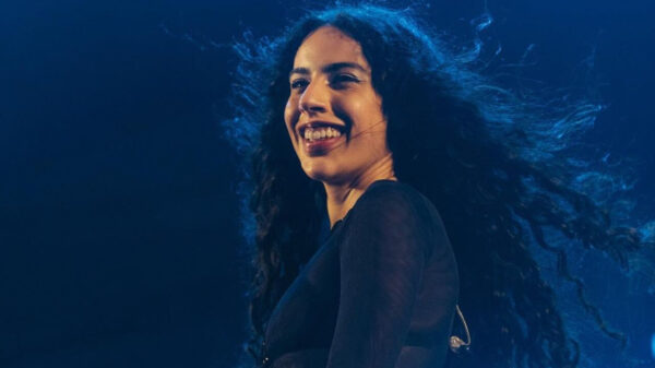 foto da cantora Marina Sena