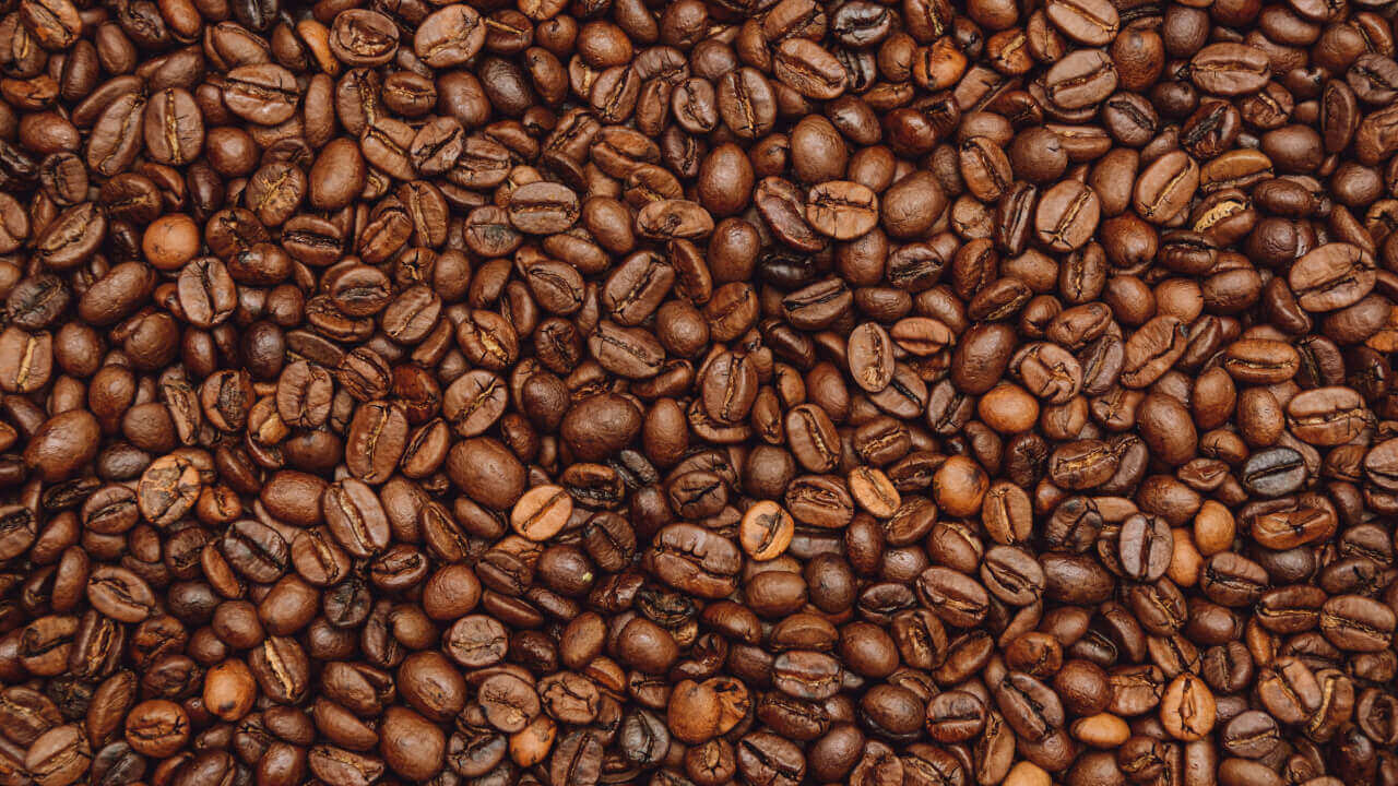 imagem preenchida por grãos de café