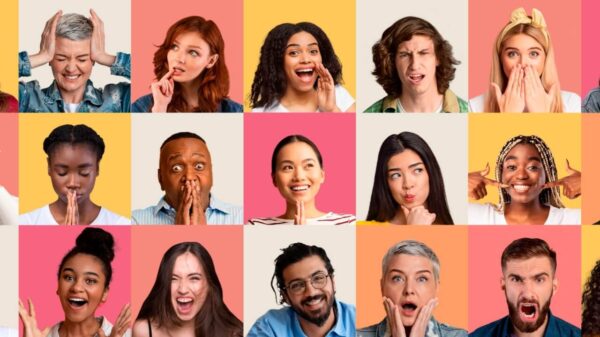 Homens e mulheres mostrando emoções positivas e negativas, expressando sentimentos e suas personalidades sobre fundos de estúdio coloridos. Conceito de estilos de vida das pessoas.