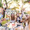 fotografia da festa de casamento com foco nos noivos