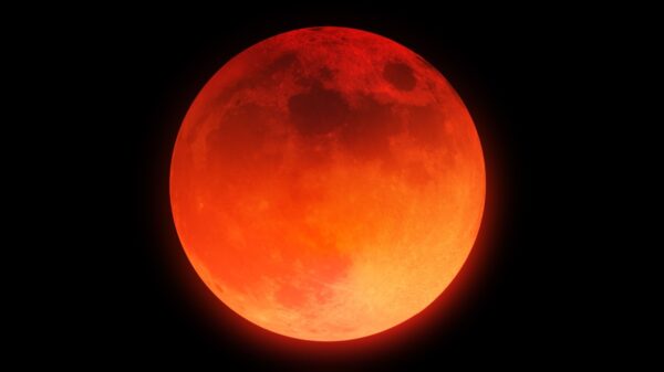 Eclipse lunar total em virgem