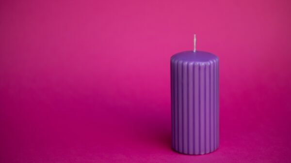 Sonhar com velas acesas ou apagadas: o que significa?
